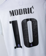 Real Madrid 2022-23 Modric Home Kit (M)