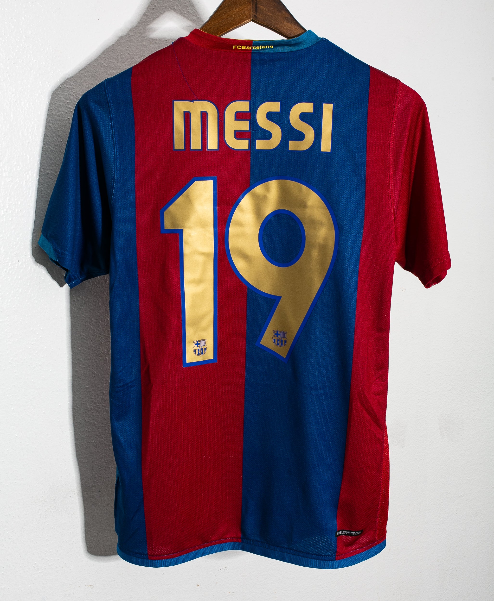 Barcelona 2006-07 Messi Home Kit (M) – Saturdays Football