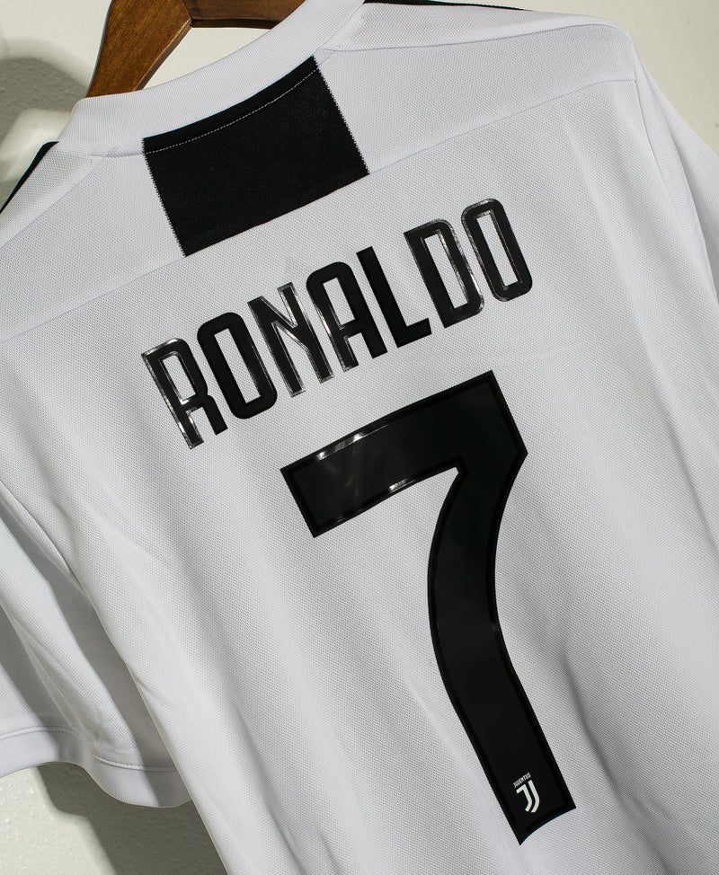 Juventus 2018-19 Ronaldo Home Kit (M)