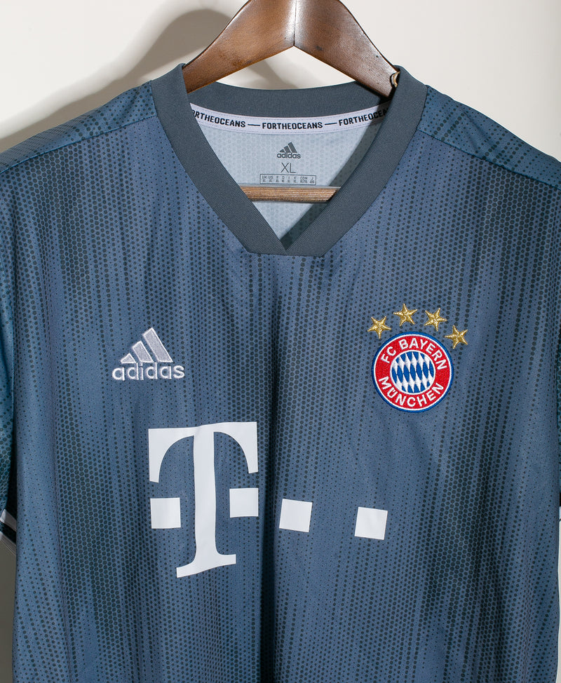 Bayern Munich 2018-19 Kimmich Third Kit (XL)