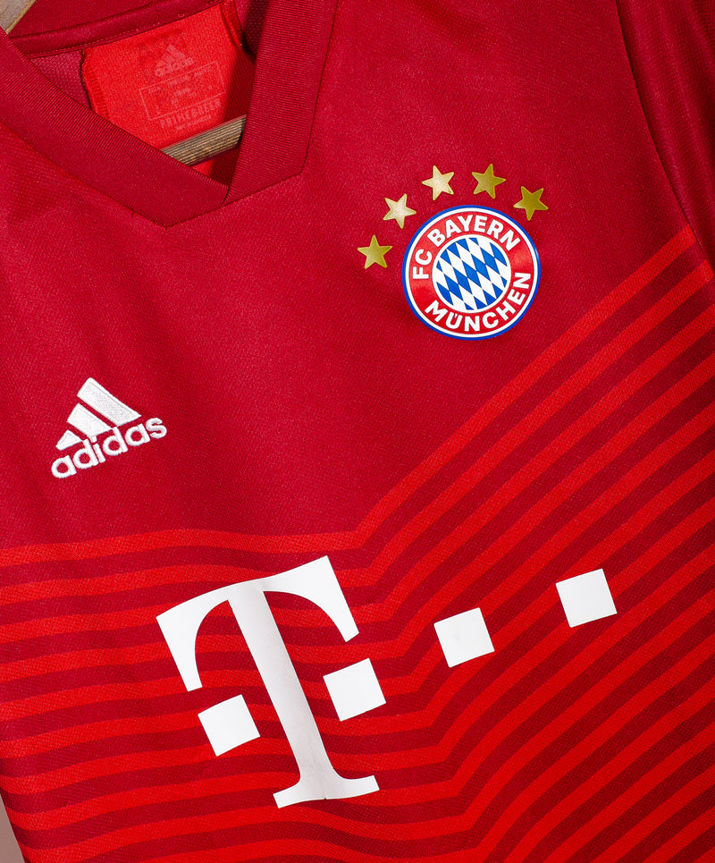 Bayern Munich 2021-22 Lewandowski Home Kit (S)