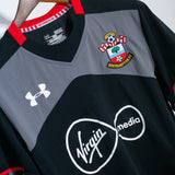 Southampton 2016-17 Away Kit (L)