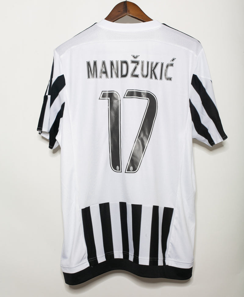 Juventus 2015-16 Mandzukic Home Kit (XL)