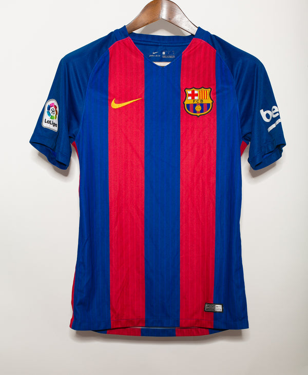 Barcelona 2016-17 Suarez Home Kit (S)