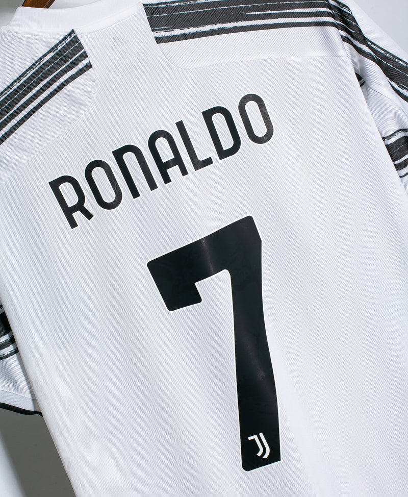 Juventus 2020-21 Ronaldo Home Kit (XL)
