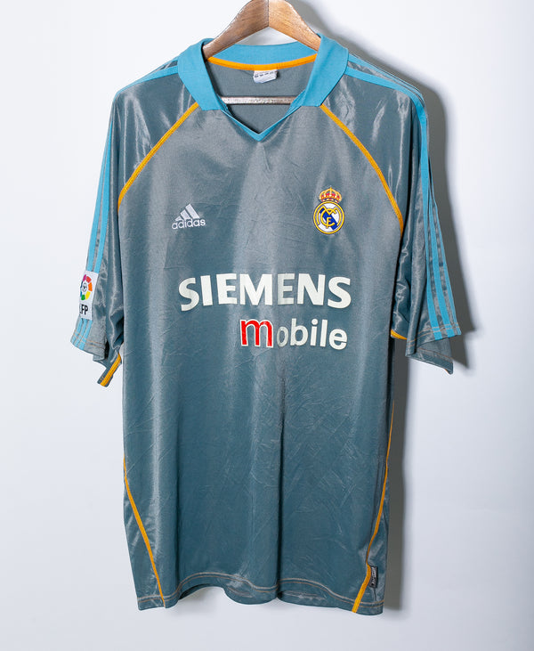 Real Madrid 2003-04 Ronaldo Third Kit (2XL)