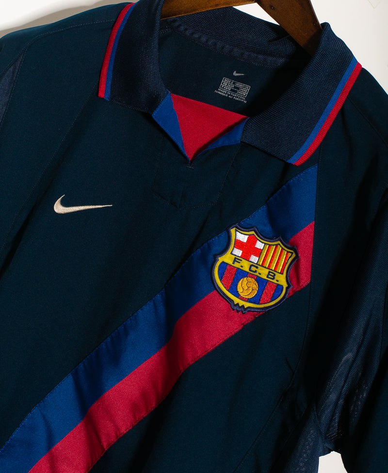 Barcelona 2002-03 Xavi Away Kit (S)