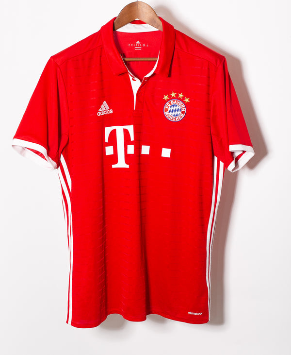 Bayern Munchen 2016-17 Lewandowski Home Kit (XL)