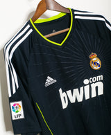 Real Madrid 2010-11 Ozil Away Kit (XL)