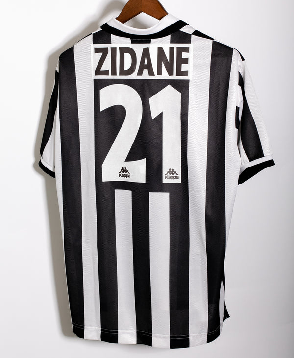 Juventus 1995-96 Zidane Home Kit (XL)