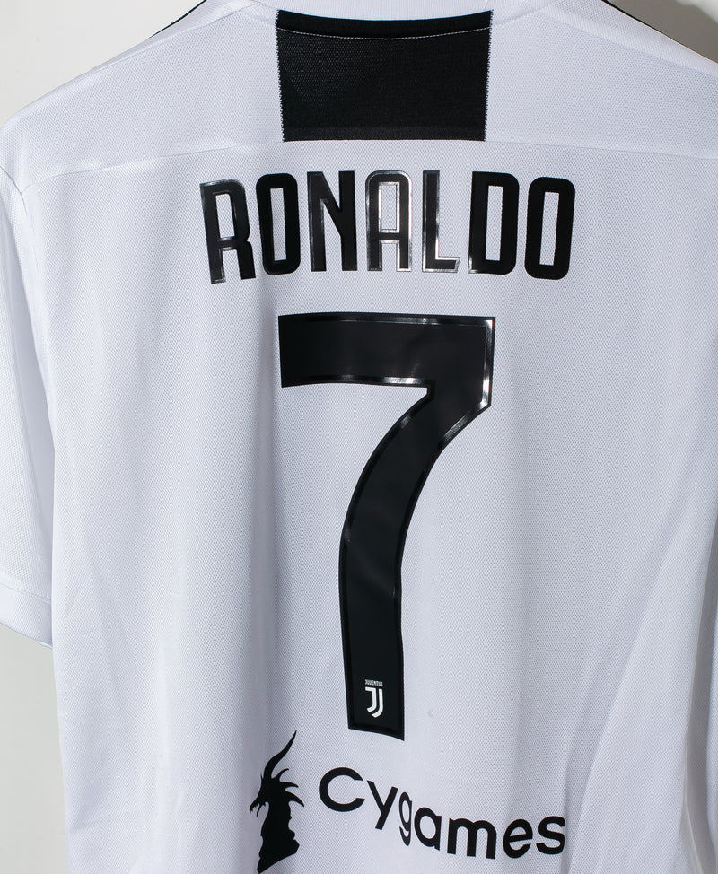 Juventus 2018-19 Ronaldo Home Kit (L)