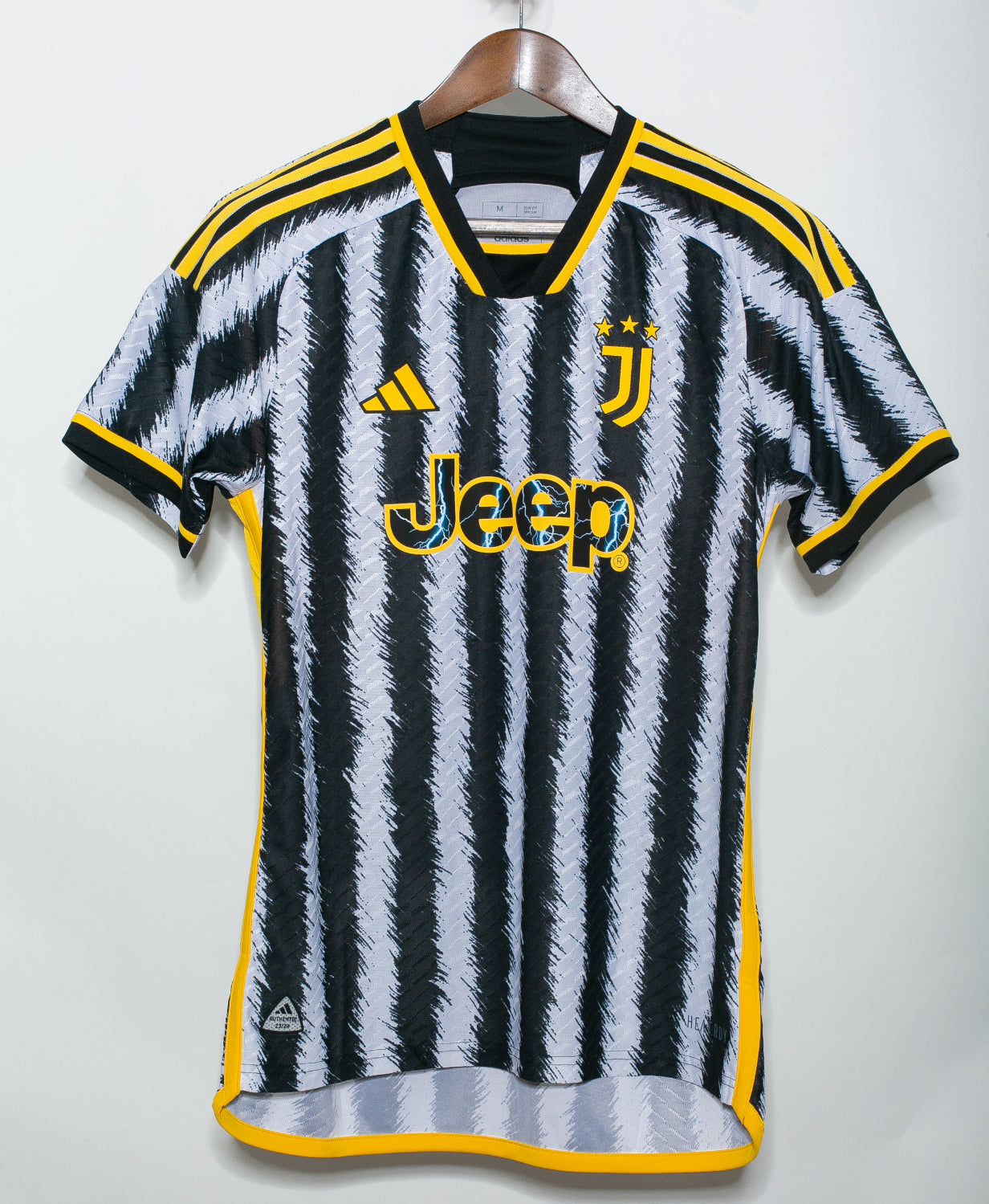 Juventus 2023-24 Chiesa Home Kit (XL)