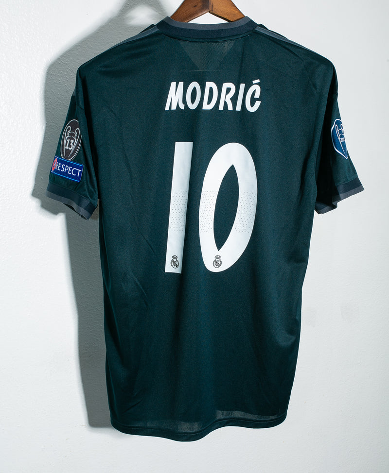 Real Madrid 2018-19 Modric Third Kit (M) – Saturdays Football