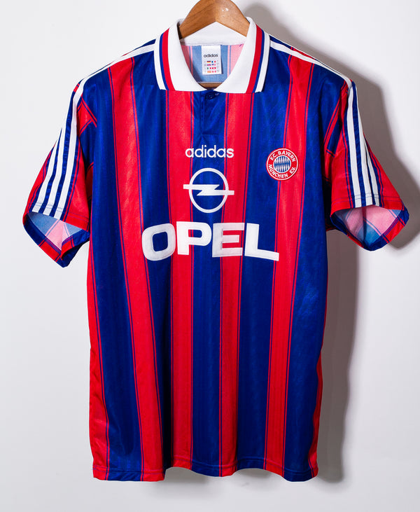 Bayern Munchen 1995-96 Basler Home Kit (L)