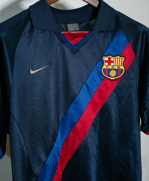 Barcelona 2003-04 Ronaldinho Third Kit (M)