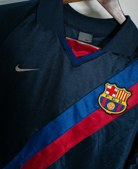 Barcelona 2003-04 Ronaldinho Third Kit (M)