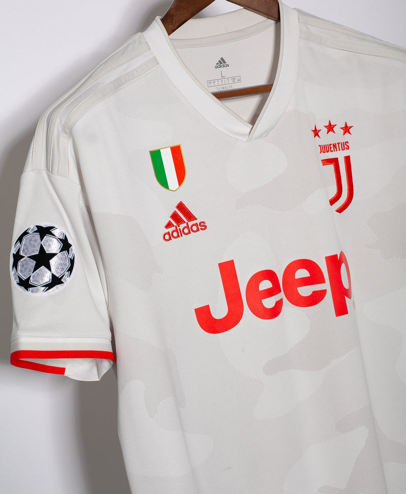 Juventus 2019-20 Bernardeschi Away Kit (L)