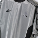 Manchester United 1999-00 Training Kit (2XL)