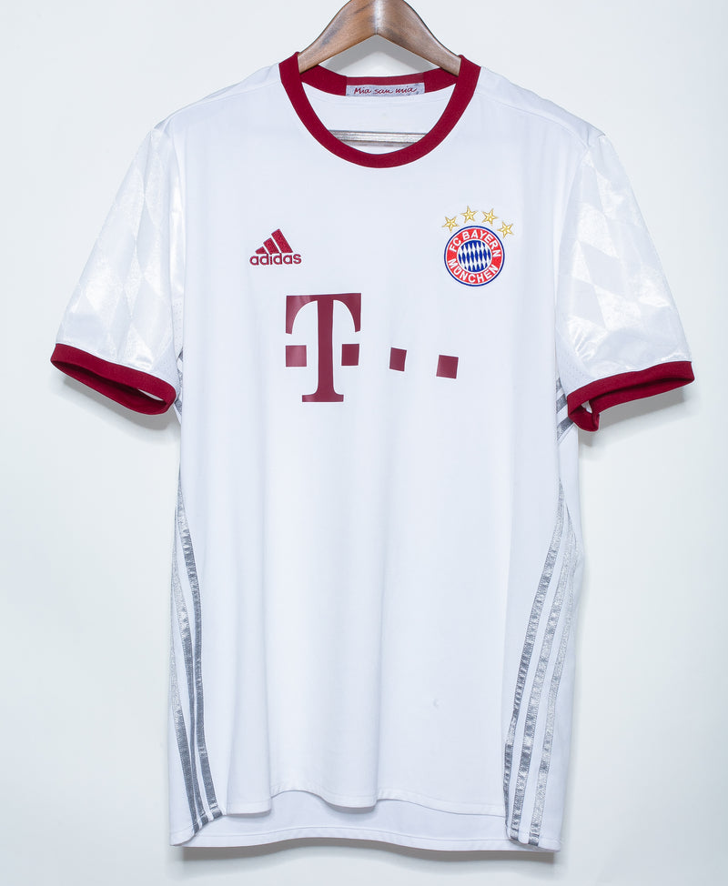 Bayern Munich 2016-17 Muller Third Kit (XL)