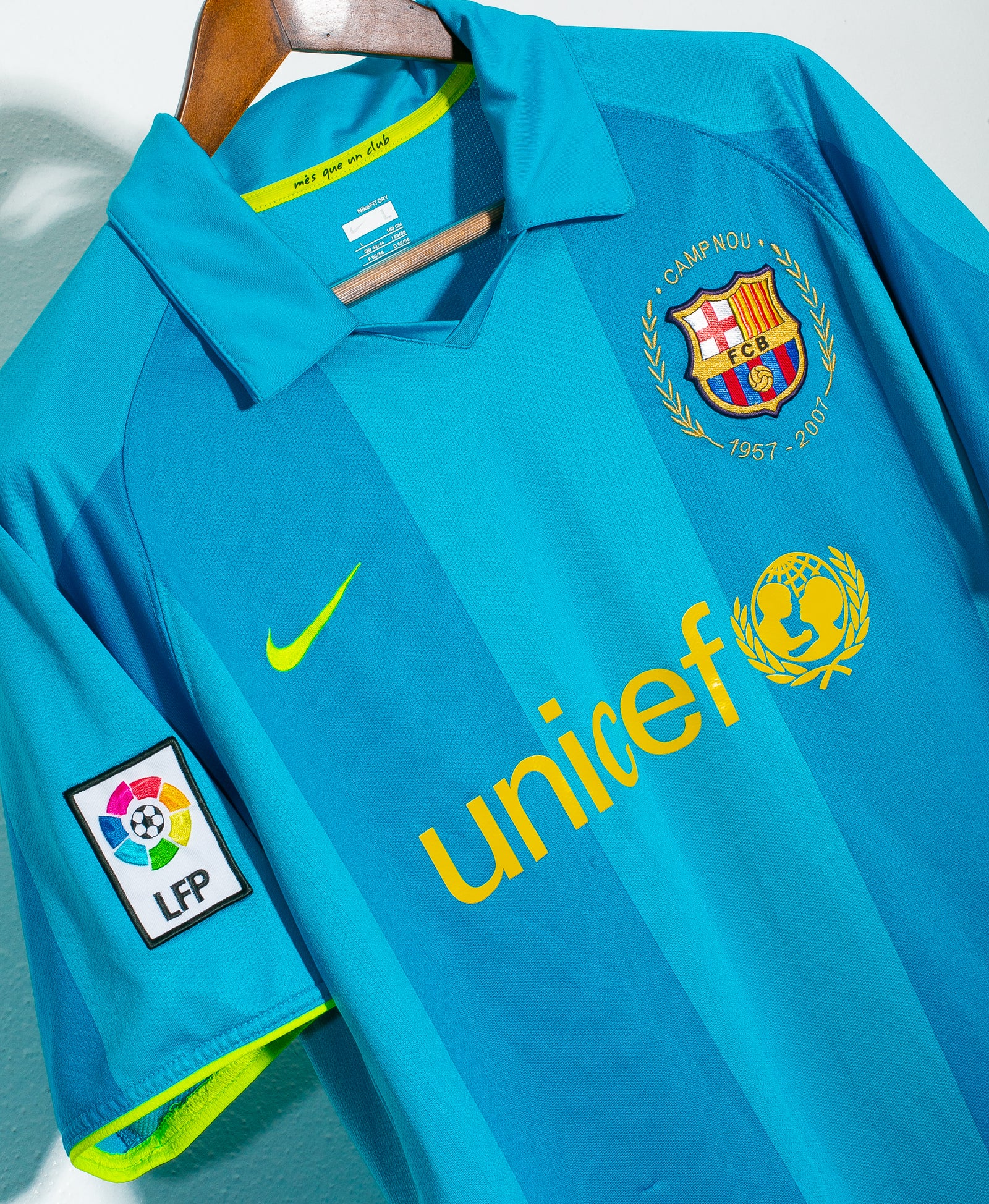 Barcelona 2007-08 Ronaldinho Away Kit (L) – Saturdays Football