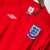 England 2010 Heskey Away Kit (L)