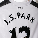 Manchester United 2010-11 J. S. Park Away Kit (L)