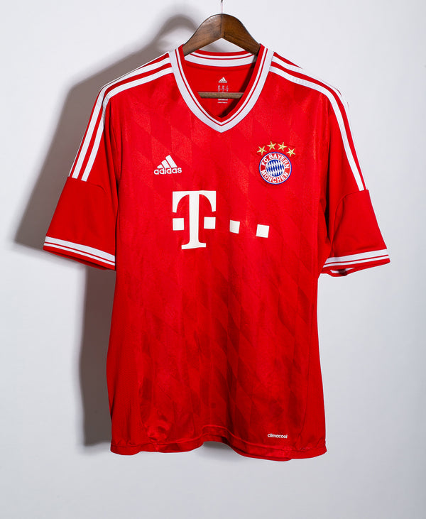 Bayern Munich 2013-14 Lahm Home Kit (XL)