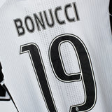 Juventus 2016-17 Bonucci Player Issue Home Kit (S)