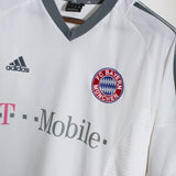 Bayern Munich 2002-03 Ze Roberto Away Kit (L)