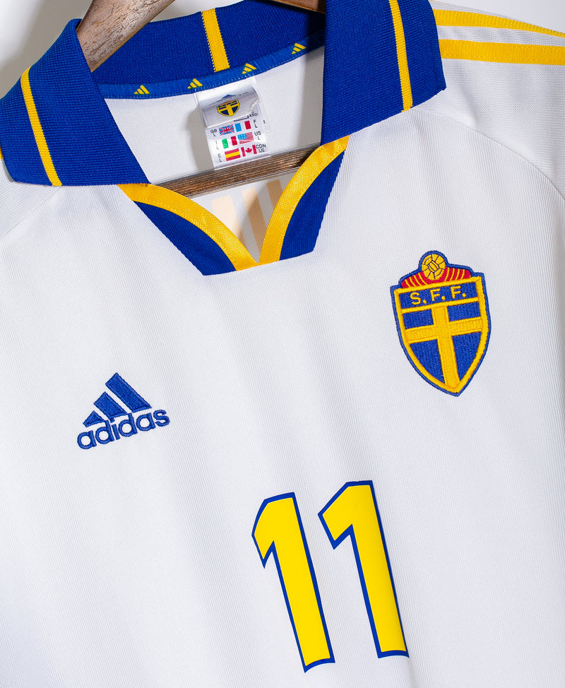 Sweden 2000 Ibrahimovic Away Kit (L)