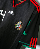 Mexico 2010 Chicharito Away Kit (2XL)