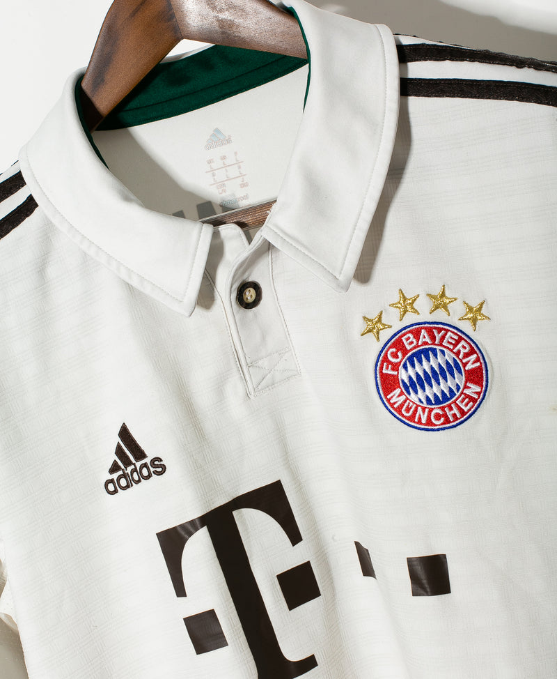 Bayern Munich 2013-14 Mandzukic Away Kit (L)