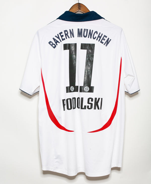 Bayern Munich 2006-07 Podolski Away Kit (XL)