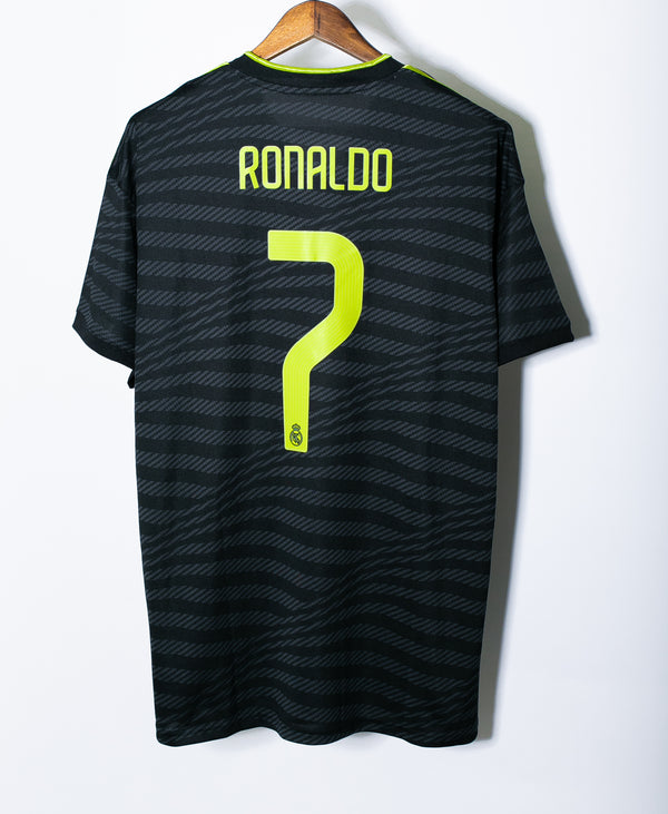 Real Madrid 2022-23 Ronaldo Legend Third Kit (XL)