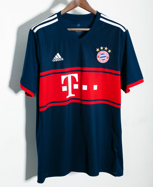 Bayern Munich 2017-18 Coman Away Kit (XL)