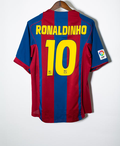 Barcelona 2004-05 Ronaldinho Home Kit (L)