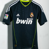 Real Madrid 2010-11 Ozil Away Kit (S)