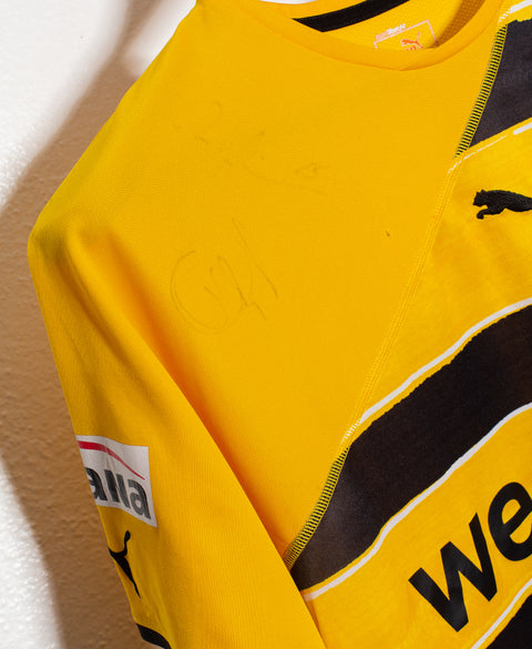 Young Boys 2010-11 Degen Signed Home Kit (L)