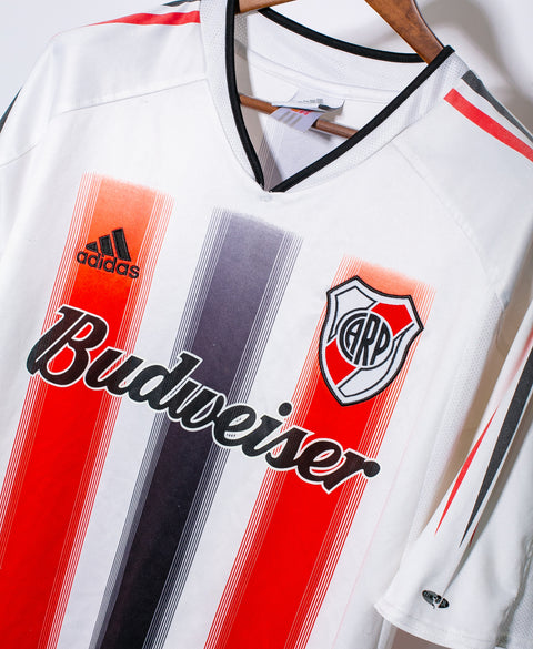 River Plate 2004-05 Third Kit (L)