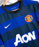 Manchester United 2011-12 Chicharito Away Kit (L)