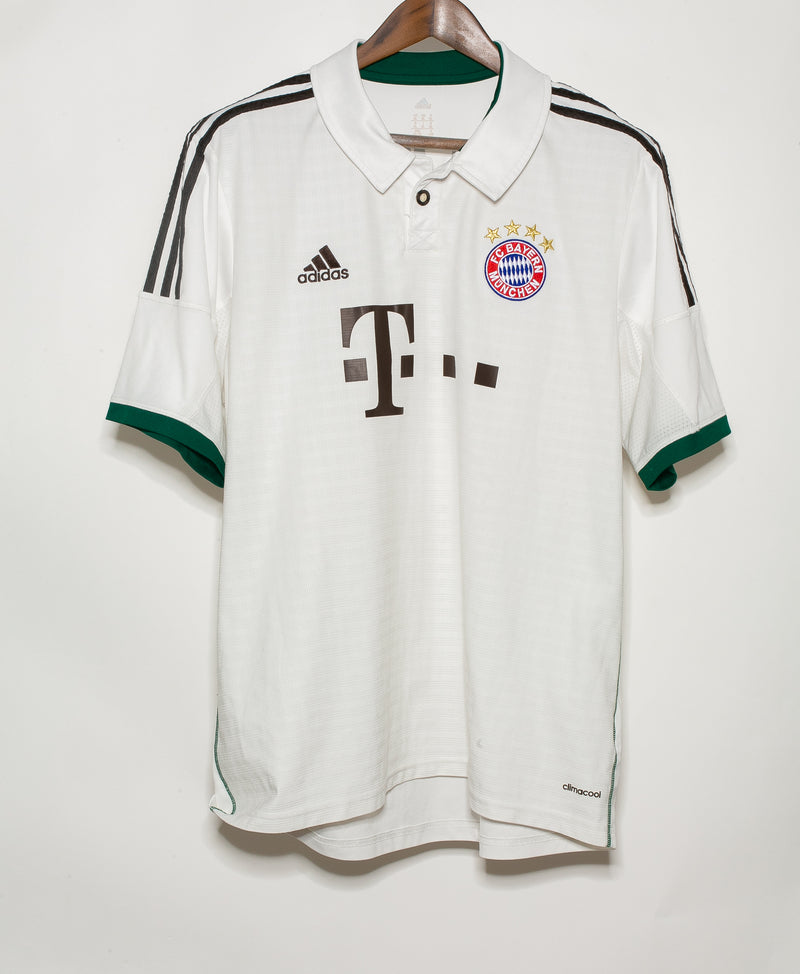 Bayern Munich 2013-14 Robben Away Kit (XL)