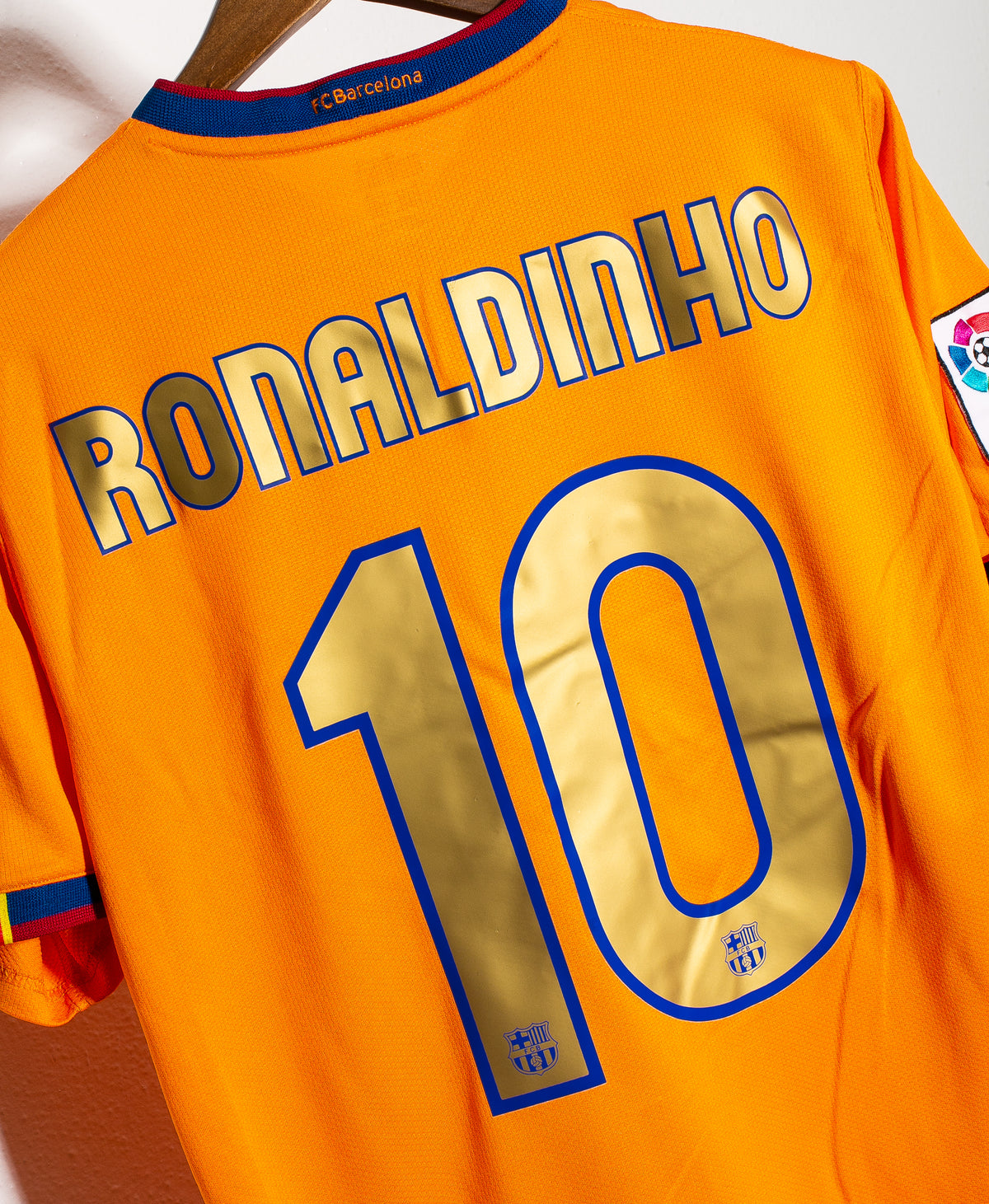 Barcelona 2006-07 Ronaldinho Away Kit (S)