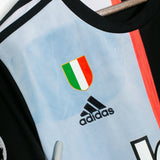 Juventus 2019-20 Ronaldo Home Kit (L)