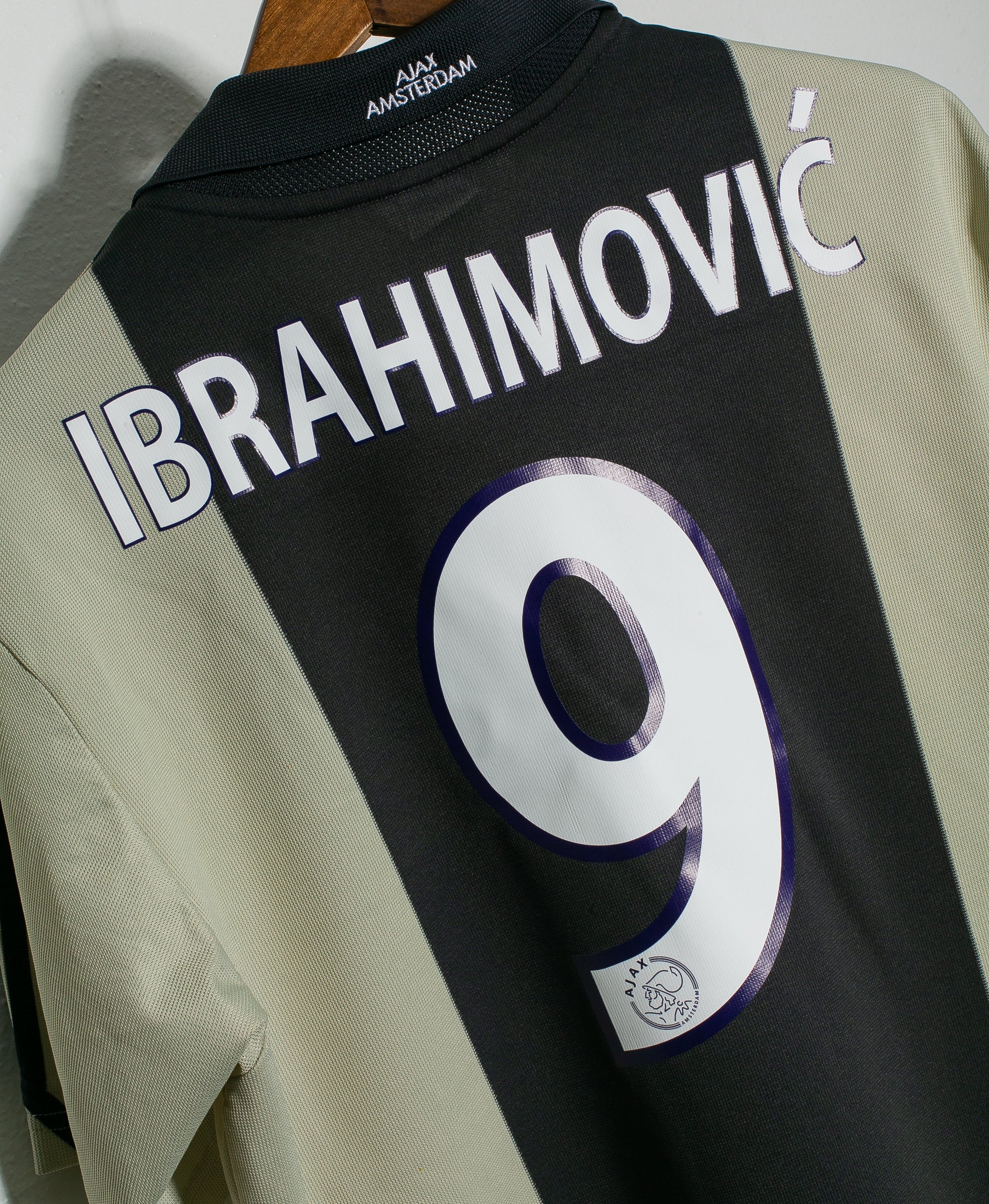 Ajax 2001-02 Ibrahimovic Away Kit (L) – Saturdays Football