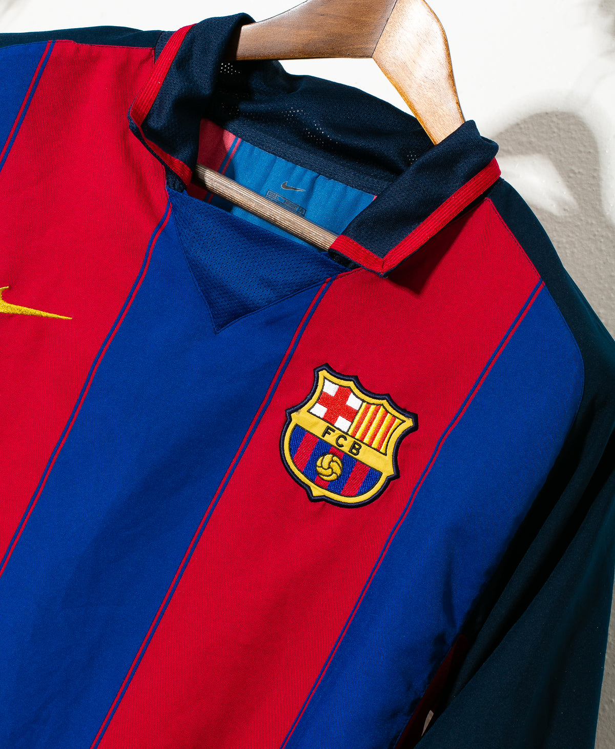 Barcelona 2003-04 Ronaldinho Home Kit (L)
