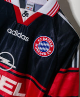 Bayern Munich 1997-98 Lizarazu Home Kit (S)