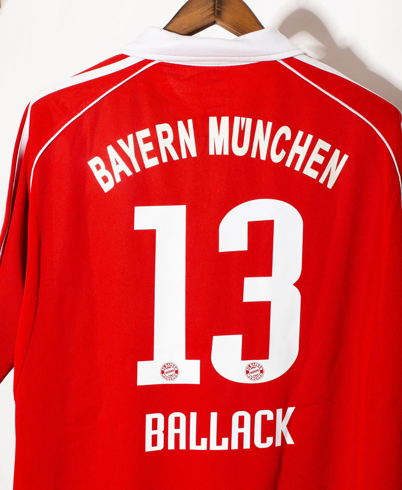 Bayern Munich 2005-06 Ballack Home Kit (XL)