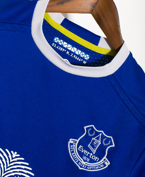 Everton 2016-17 Valencia Long Sleeve Home Kit (M)