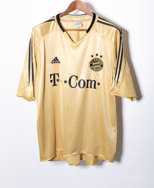 Bayern Munich 2004-06 Makaay Away Kit (2XL)