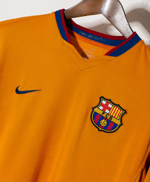 Barcelona 2006-07 Ronaldinho Away Kit (L)